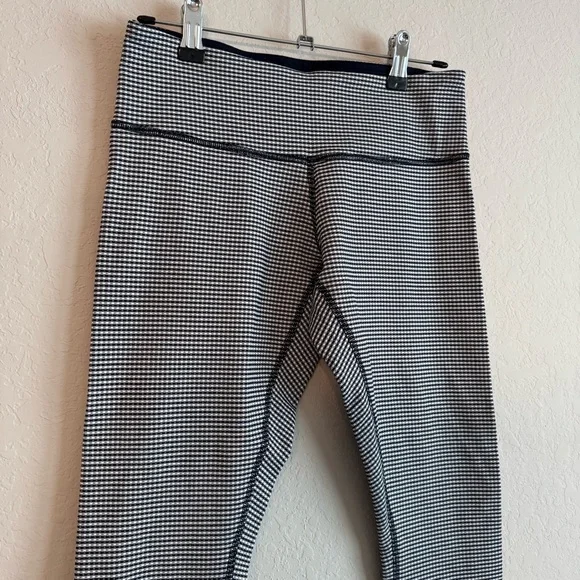 Lululemon Wunder Under Crop II Gingham Luon White Black 6 - Picture 4 of 7